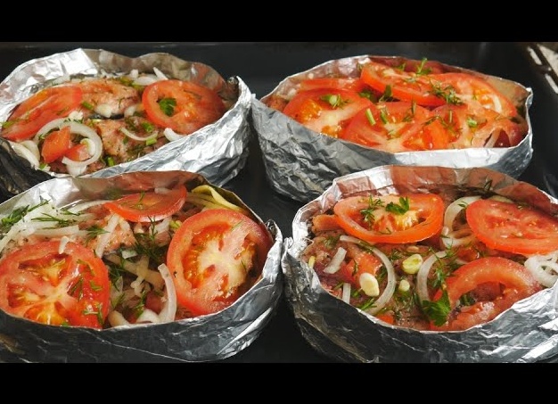 Горбуша с овощами в духовке