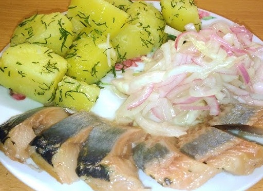 Картофель с селёдкой