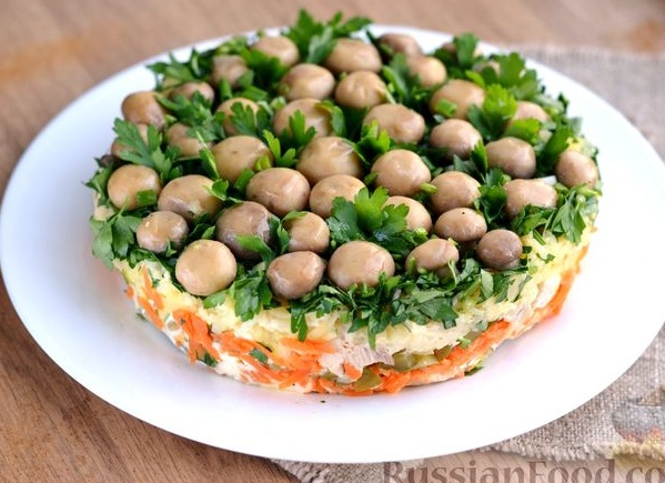 Салат «Грибная поляна» с шампиньонами