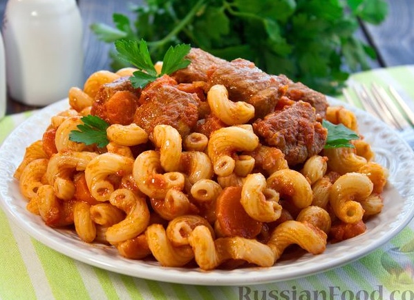 Макароны «Перья» с овощной подливой