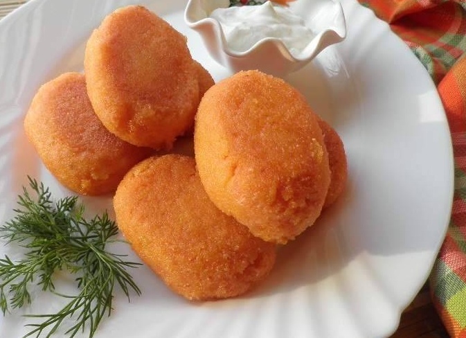 Морковные котлеты с манкой