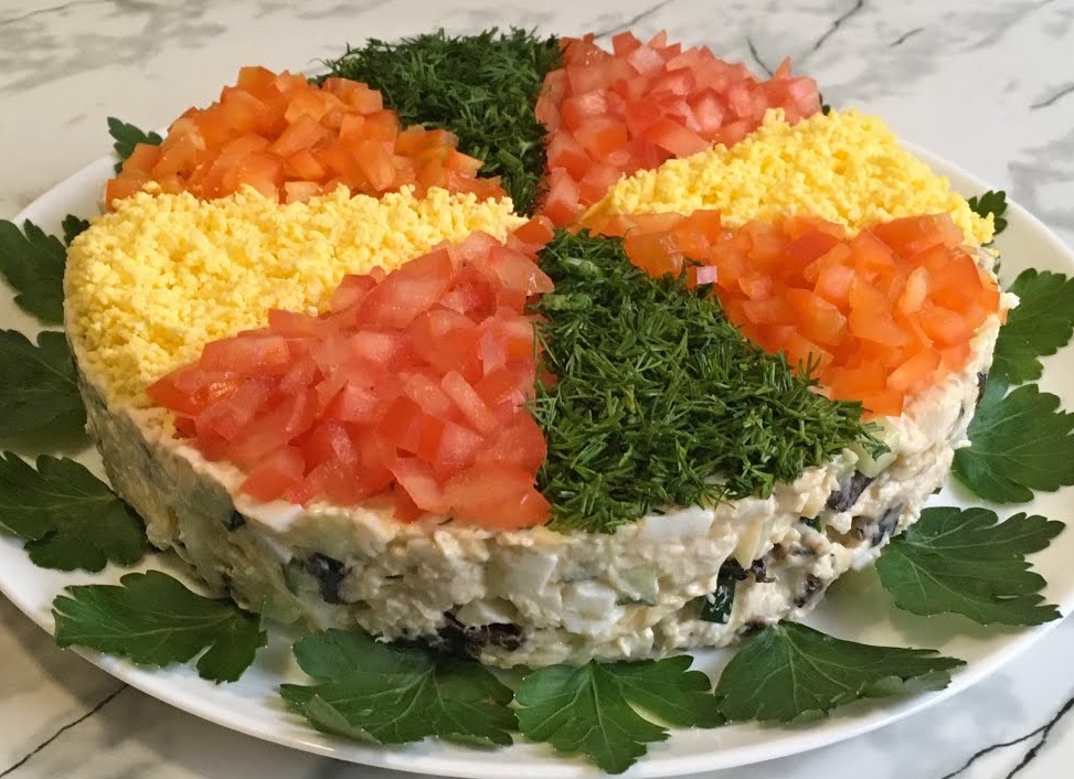 Салат «Яркий праздник»