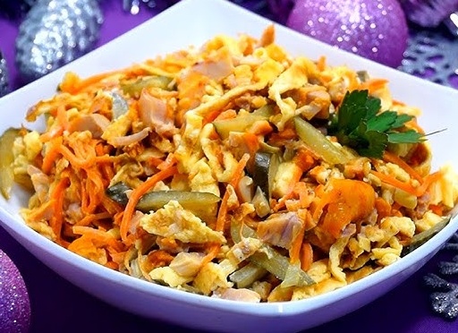 Салат с копченой курицей «Новогодний вечер»