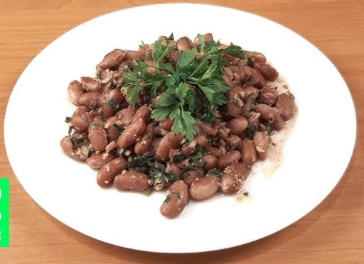 Стручковая фасоль с ореховой заправкой